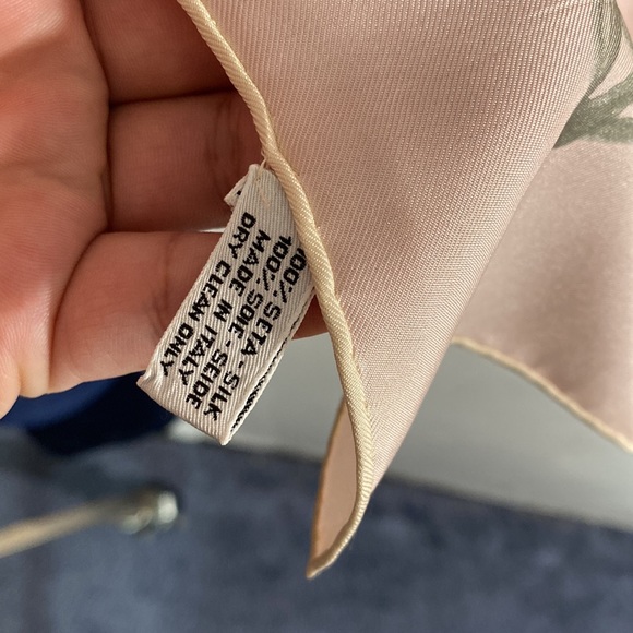 Vintage nina ricci silk scarf - Picture 4 of 7